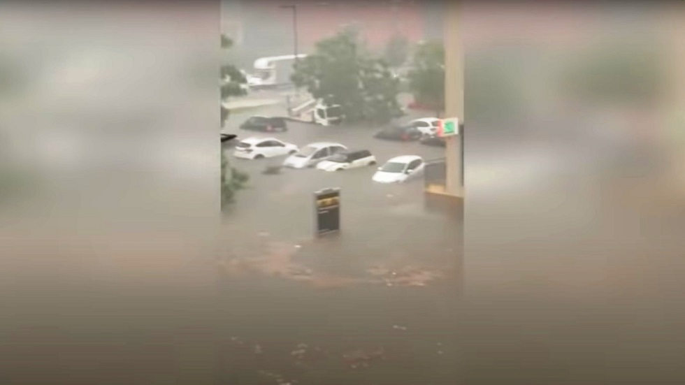 فرنسا.. مصرع 9 أشخاص إثر ارتفاع أمواج البحر والفيضانات (فيديو)