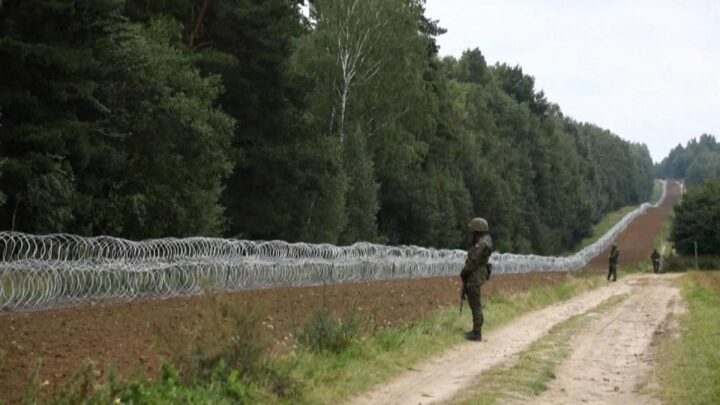 🌟 السلطات الألمانية تتوقع وصول آلاف المهاجرين عبر بيلاروسيا