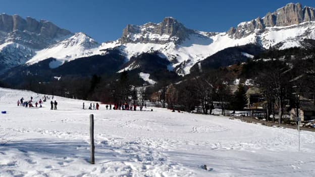 فرنسا: منتجعات التزلج تعاني من نقص في اليد العاملة بشكل مهول !