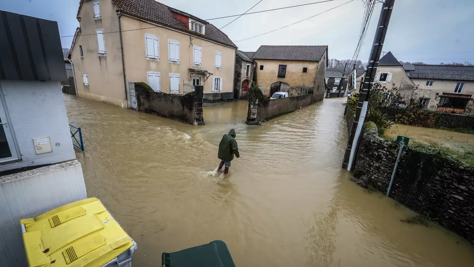 فرنسا: وضع أربع أقاليم في اليقظة البرتقالية بسبب الفيضانات