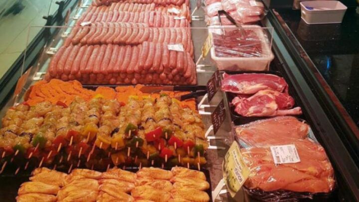 إجبار المطاعم الفرنسية كشف مصدر اللحوم