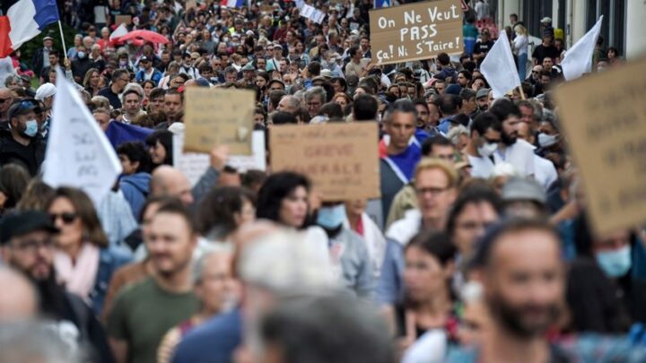 “قافلة الحرية”.. مظاهرات فى فرنسا وبلجيكا احتجاجا على قيود كورونا