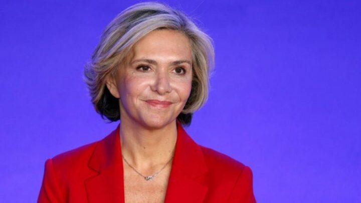 المرشحة للرئاسية الفرنسية “بيكريس” تتعرض للرشق بمسحوق وردي ..”فيديو”