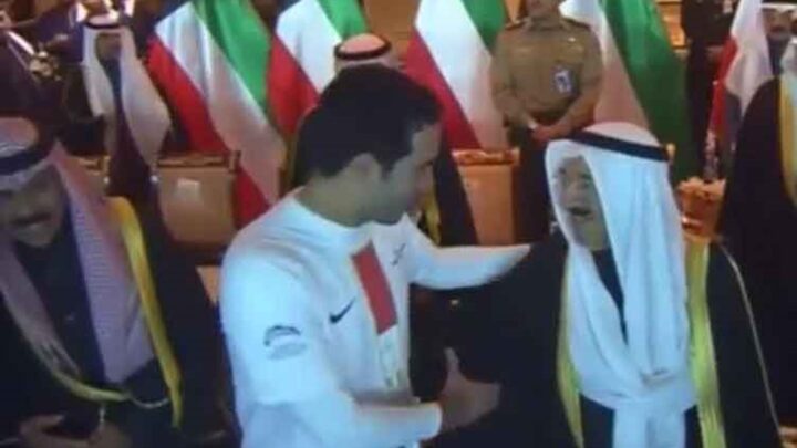 لماذا طلب أمير الكويت مصافحة أبو تريكة وأصر على ذلك؟ السبب سيفاجئك!