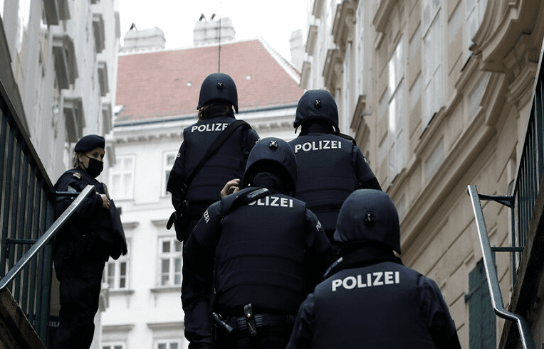 رئيس استخبارات النمسا يحذر من ارتفاع مخاطر الإرهاب في أوروبا