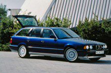 على متن أول سيارة BMW M3 Touring ، وقعت عربة ستيشن واغن القوية رياضة السيارات