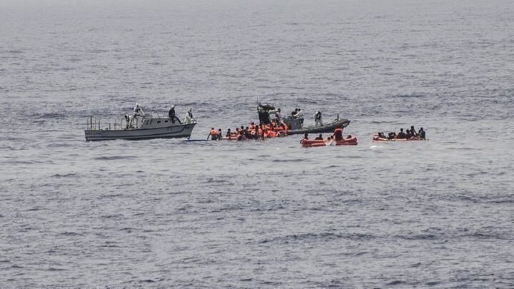 غرق قاربين للمهاجرين قبالة سواحل الجزائر وأنباء عن عشرات القتلى