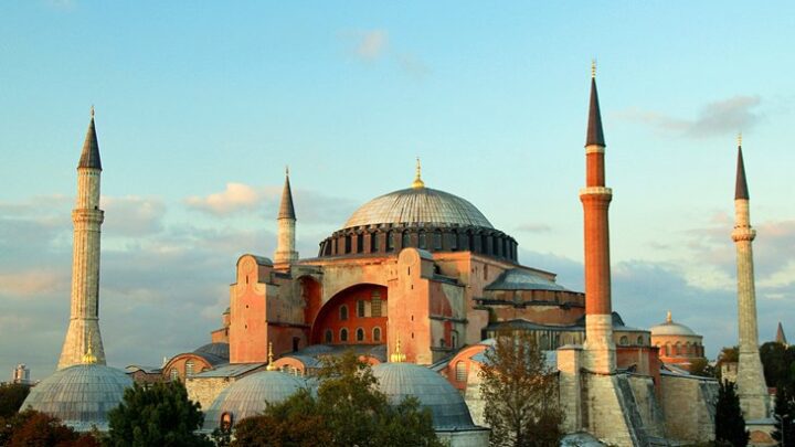 اماكن سياحية في اسطنبول لرحلة مميزة وعطلة لاتنسى