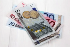 سعر اليورو اليوم مقابل أهم العملات العربية والعالمية