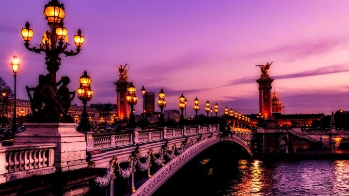 تجربة الثقافة الغنية لفرنسا: دليل المسافر