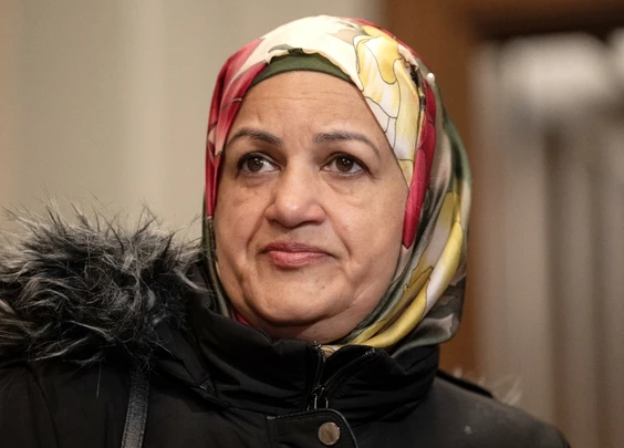 مسؤول كندي يعتذر بعد أن وصف نائبتين ليبراليتين مسلمتين بـ “المتعجرفتين”