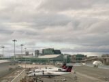 تأخر العديد من الرحلات الجوية بسبب الرياح العاتية التي ضربت مطار تورنتو بيرسون