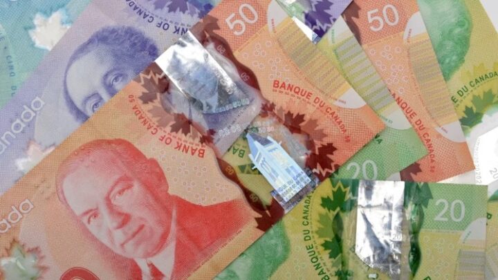 يمكن للكنديين المؤهلين تلقي أموال في شهر أبريل من هذه المزايا والائتمانات التي تقدمها حكومة كندا