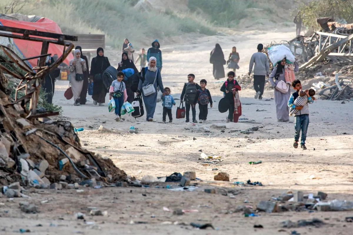 الجيش الإسرائيلي يأمر السكان بإخلاء شرق غزة بعد موجة من الهجمات الجوية