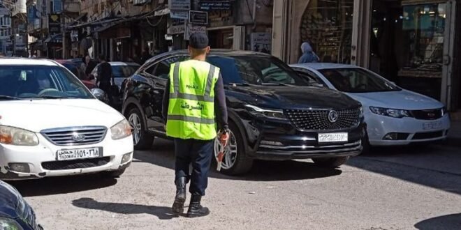 مع اقتراب عيد الفطر السعيد.. انتشار عناصر شرطة المرور في شوارع طرطوس لتخفيف الازدحامات المرورية