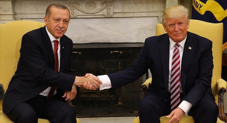 في اتصال هاتفي مع ترمب.. أردوغان يدعو إلى رفع العقوبات عن سوريا